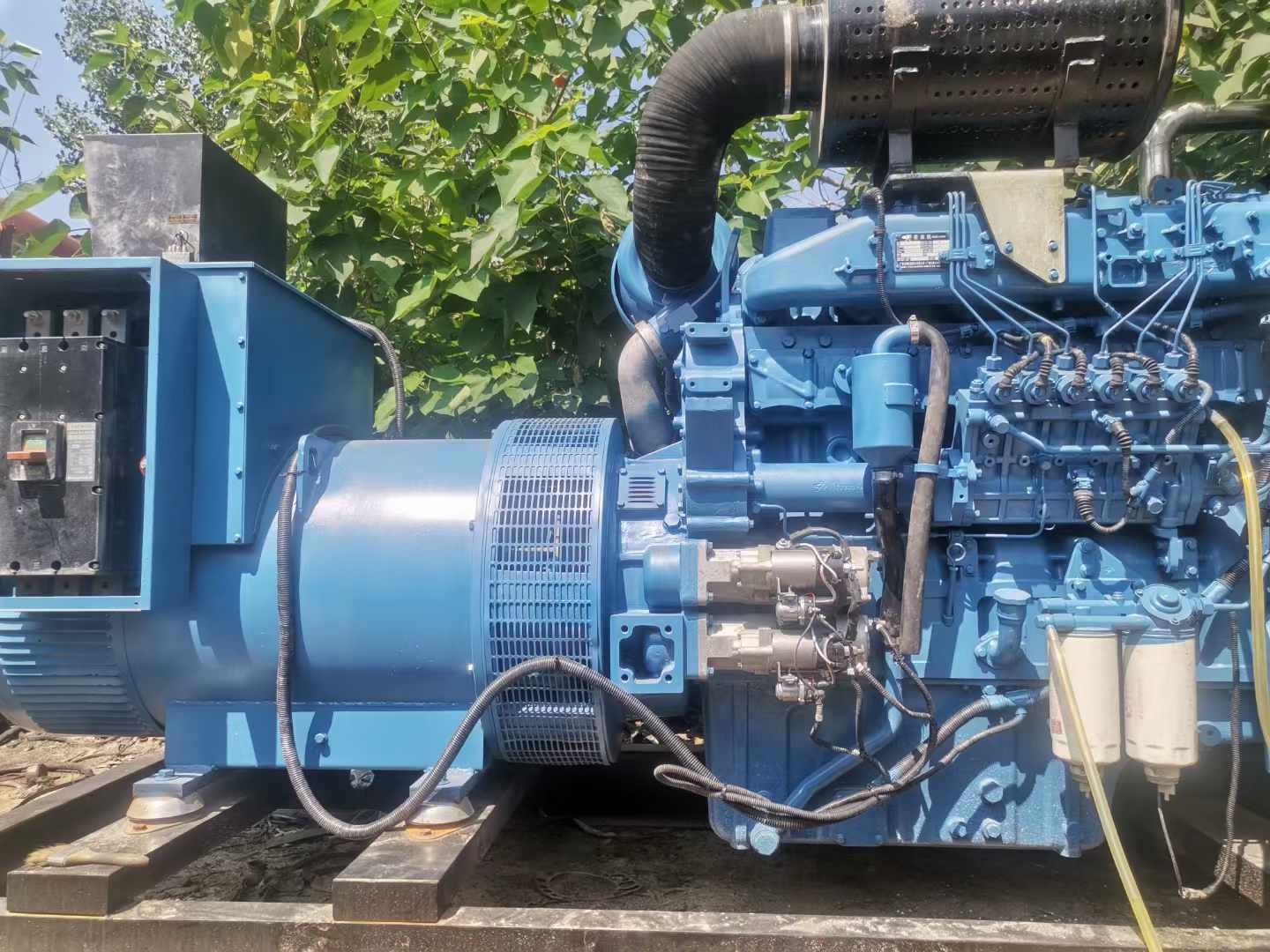 霍城详细说明降低 800kW 柴油发电机输出电流波动的方法